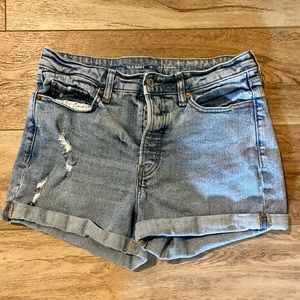 Old Navy OG Straight denim shorts size 10